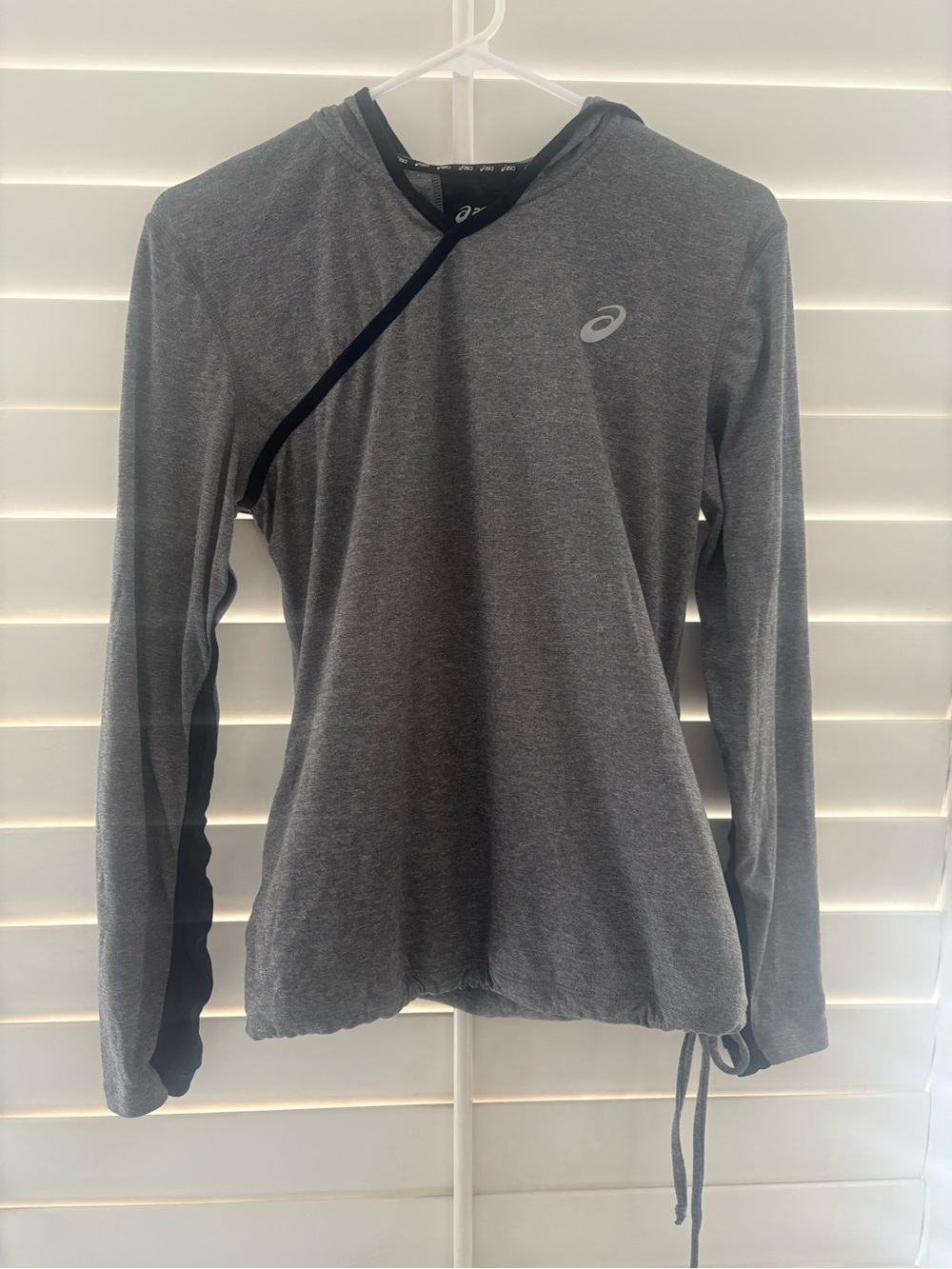 Asics Women’s Gray Hooded Long-Sleeve Training Top